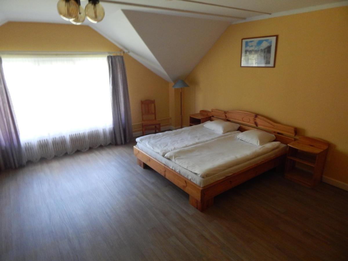Motel Brencis Iecava ภายนอก รูปภาพ