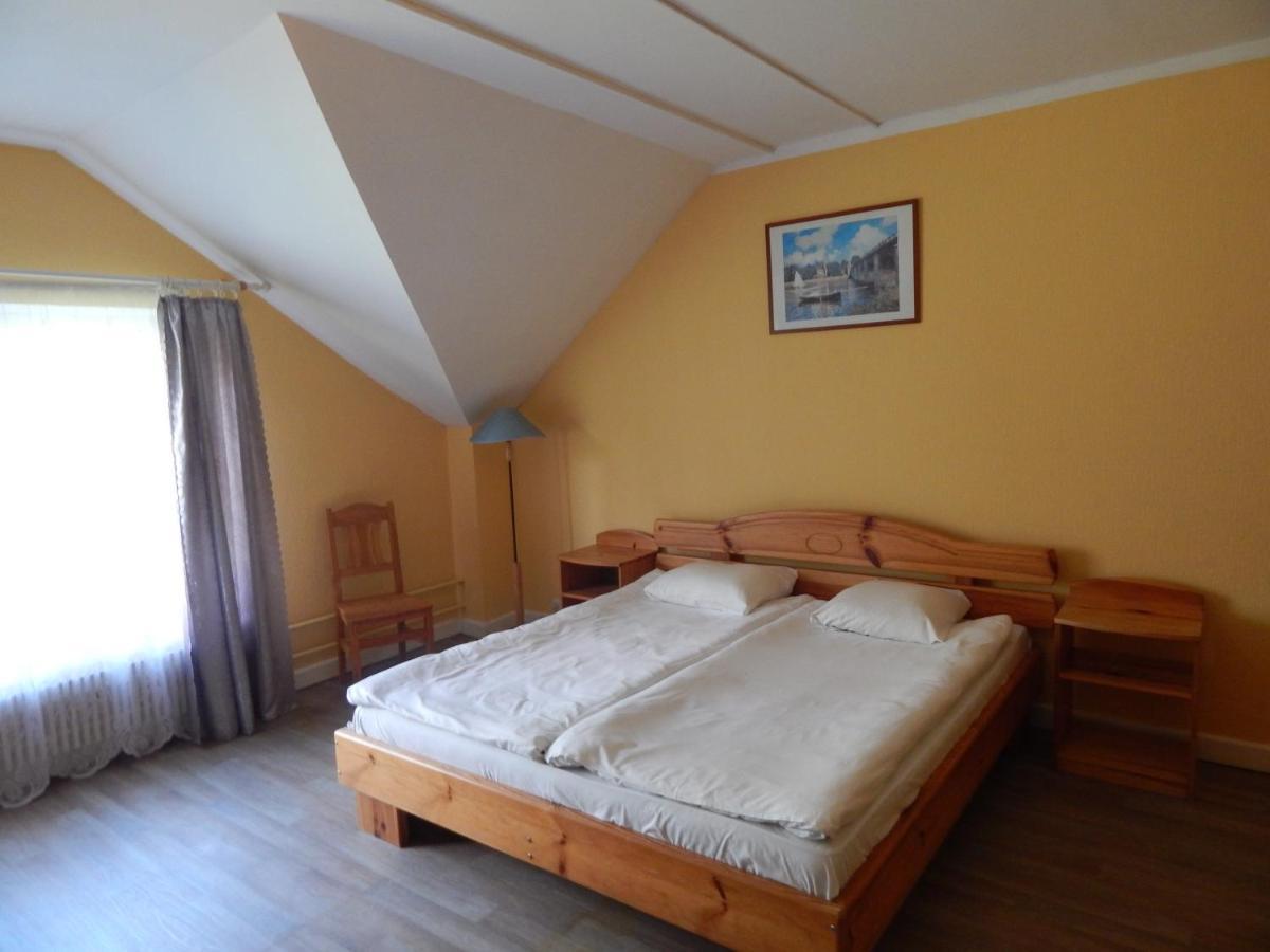 Motel Brencis Iecava ภายนอก รูปภาพ