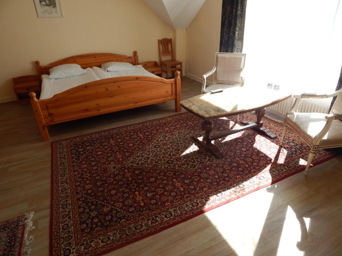 Motel Brencis Iecava ภายนอก รูปภาพ