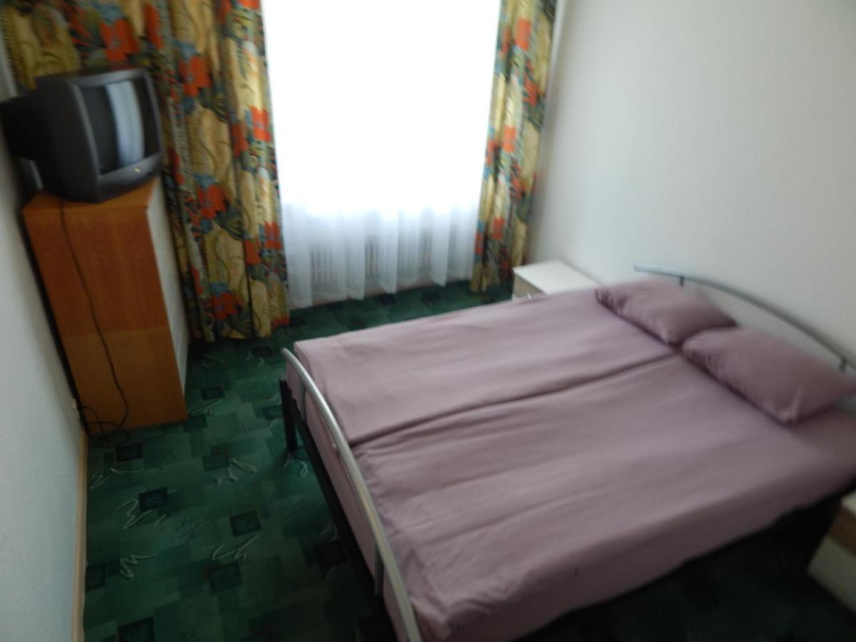 Motel Brencis Iecava ภายนอก รูปภาพ